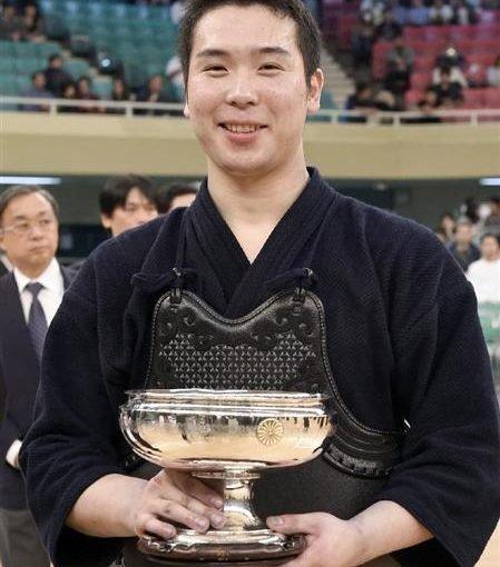 Profil Kendoka : Yuya Takenouchi sang juara termuda